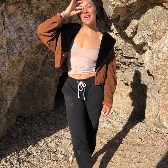 Meet your Posher, Leslie - Picture 3 of 4